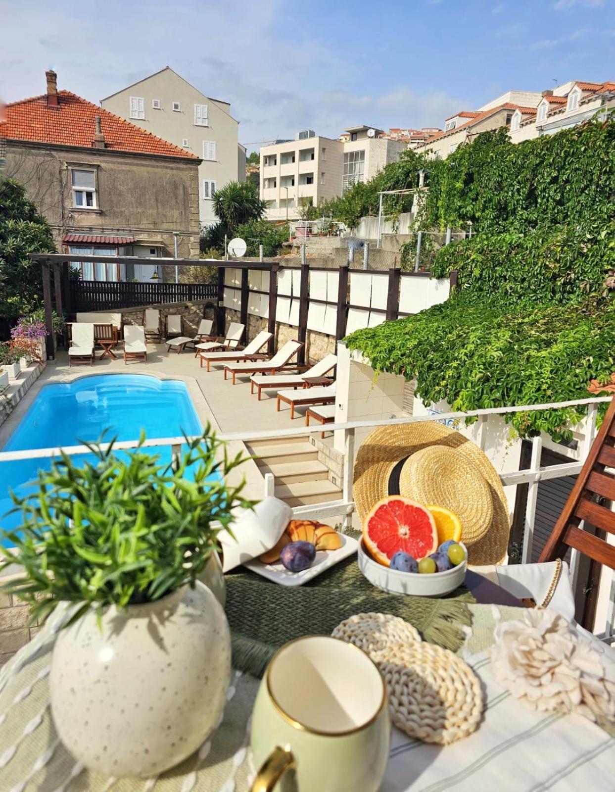 Apartment Miljas 1 *