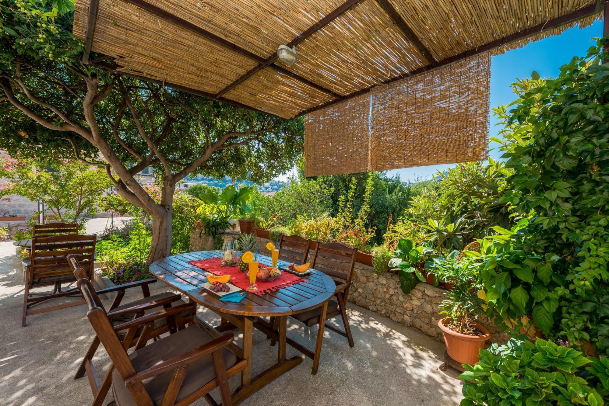 Apartment Miljas 1 *